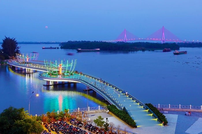 Ninh Kieu Wharf